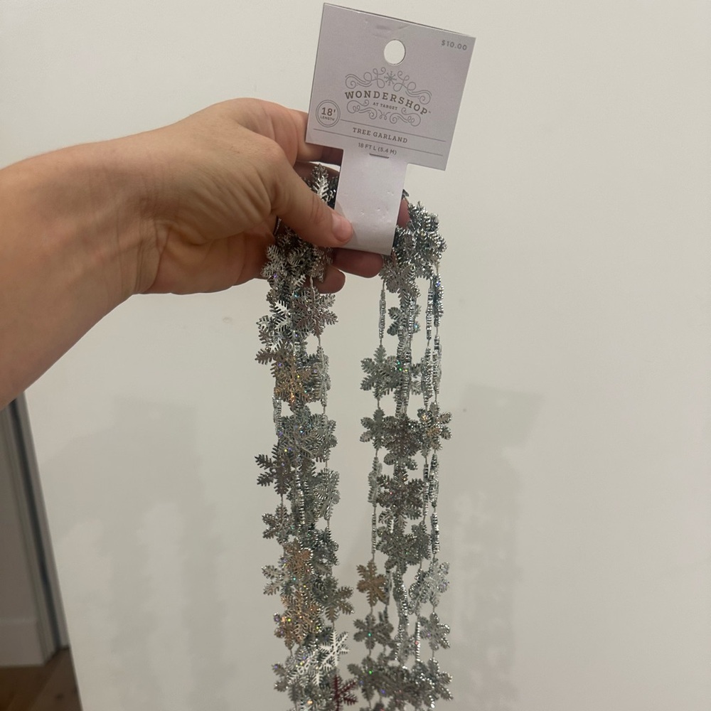 WonderShop Silver Snowflake Garland NWT 18’
